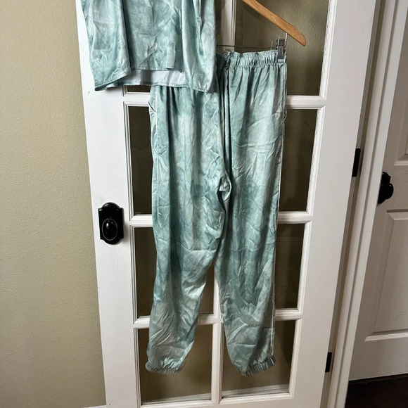 STARS ABOVE Tie Dye Satin y Sleep Set Pajamas PJs PJ's Lounge Set - size L/XL - Picture 10 of 12